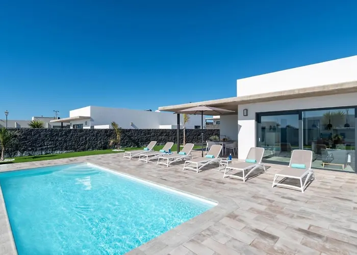 别墅 Malvasia By *