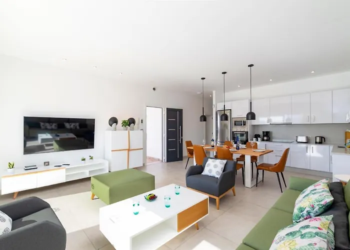 Malvasia By 빌라 *