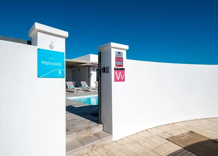 Malvasia By 빌라 *